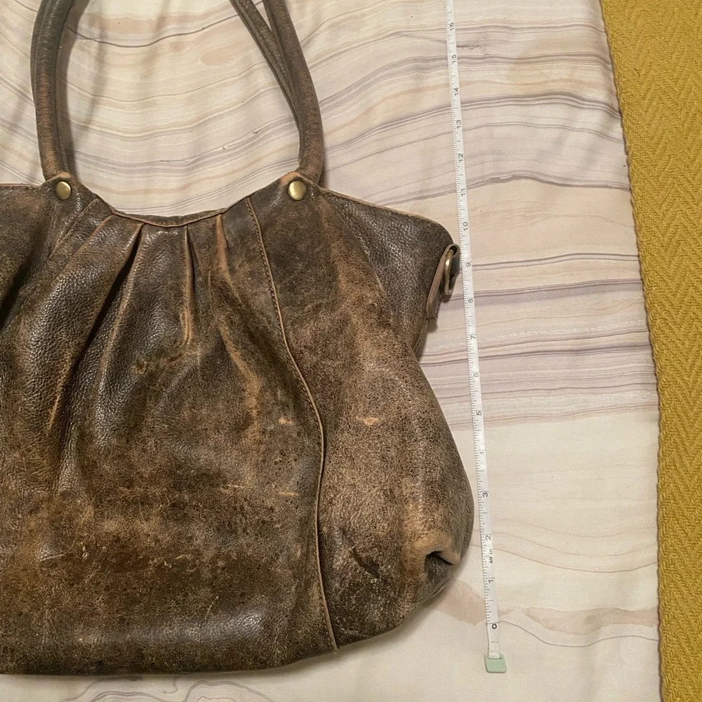 Latico Vintage Leather Shoulder Bag in Brown - Picture 6 of 7